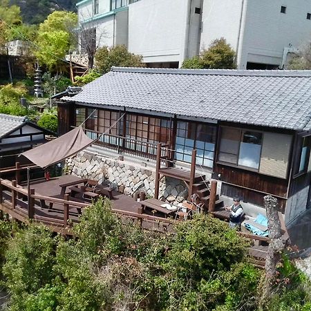 城跡石垣上の絶景古民家宿 鞆城茶屋庵 Tomo Zewnętrze zdjęcie