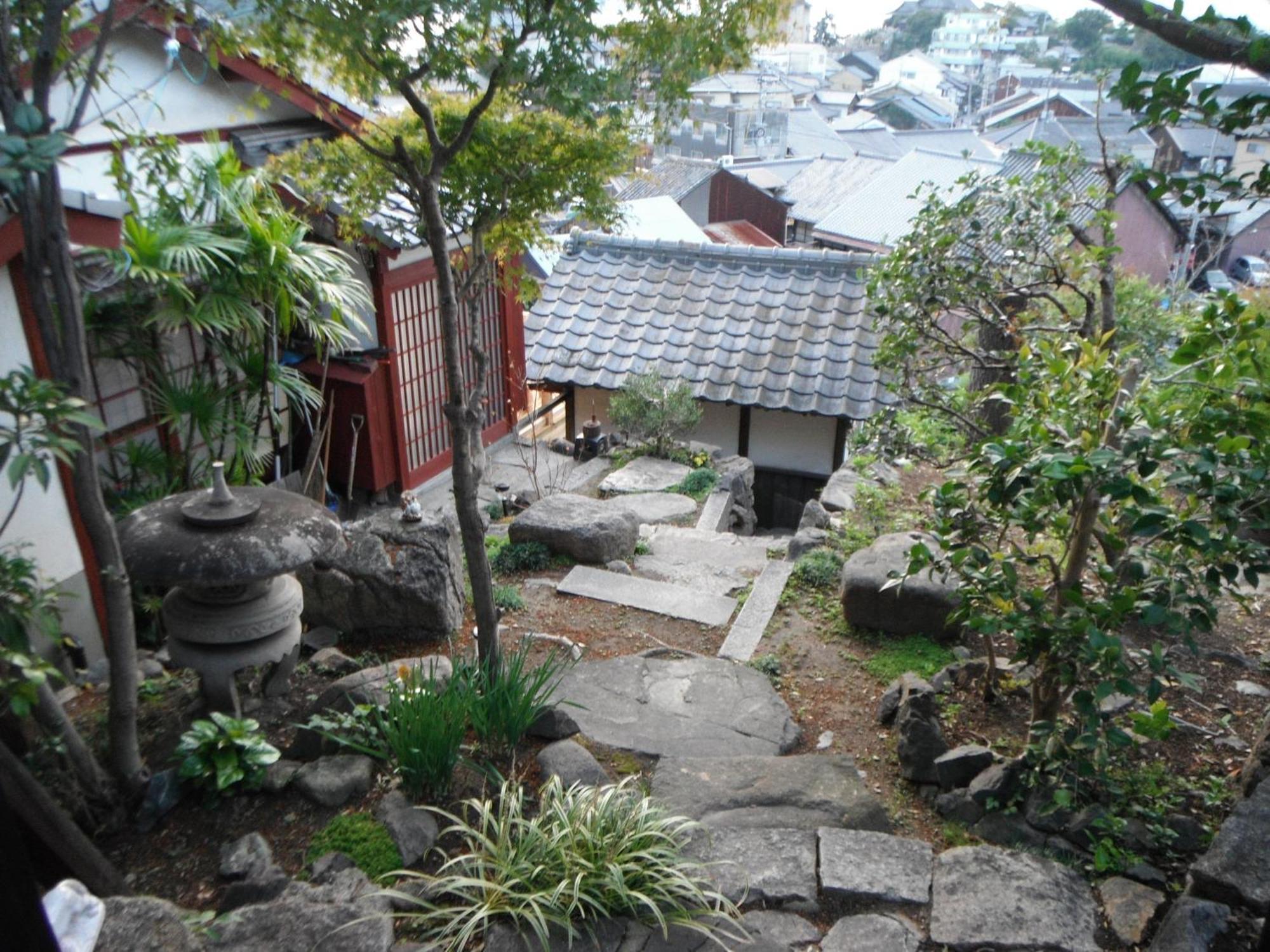 城跡石垣上の絶景古民家宿 鞆城茶屋庵 Tomo Zewnętrze zdjęcie