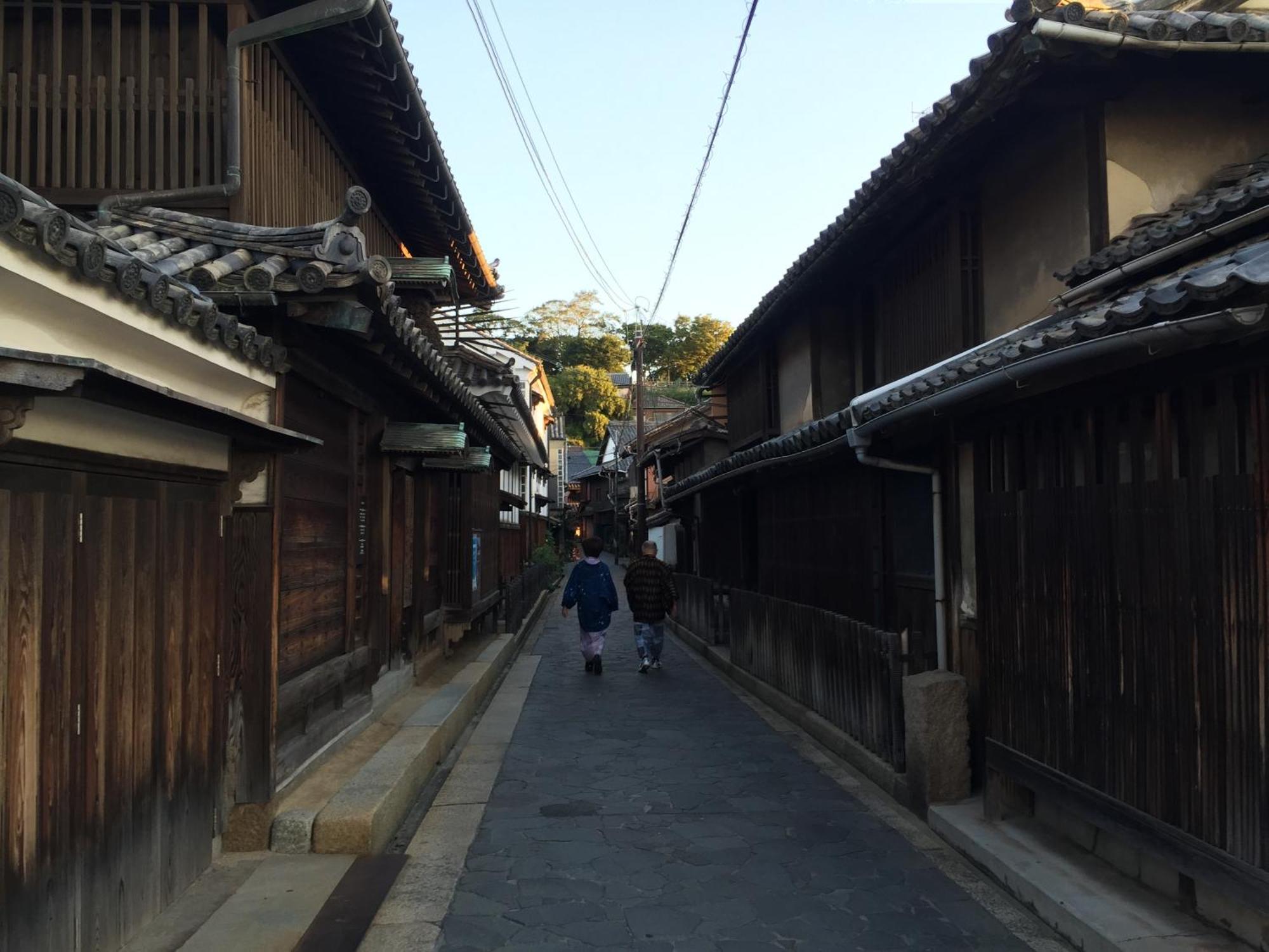 城跡石垣上の絶景古民家宿 鞆城茶屋庵 Tomo Zewnętrze zdjęcie